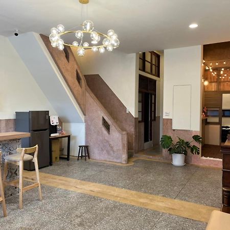 Green Only Homestay Tainan Luaran gambar